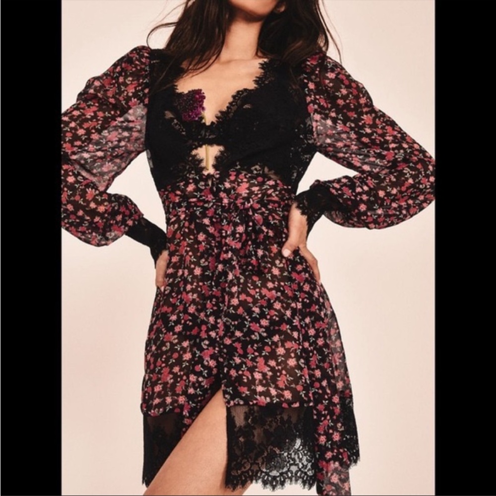 For Love & Lemons X Victoria’s Secret Melrose Floral Lace Robe Size Small NWT